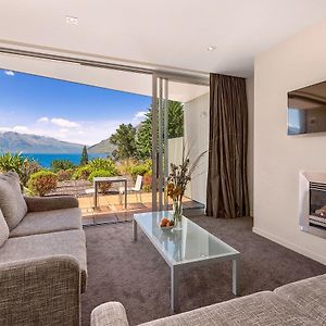 One Bedroom Apartment Lake View