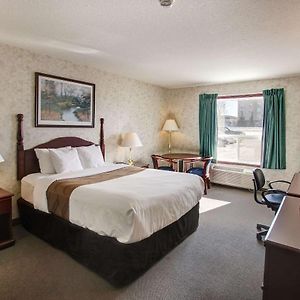 Ramada By Wyndham Nisku Edmonton Airport